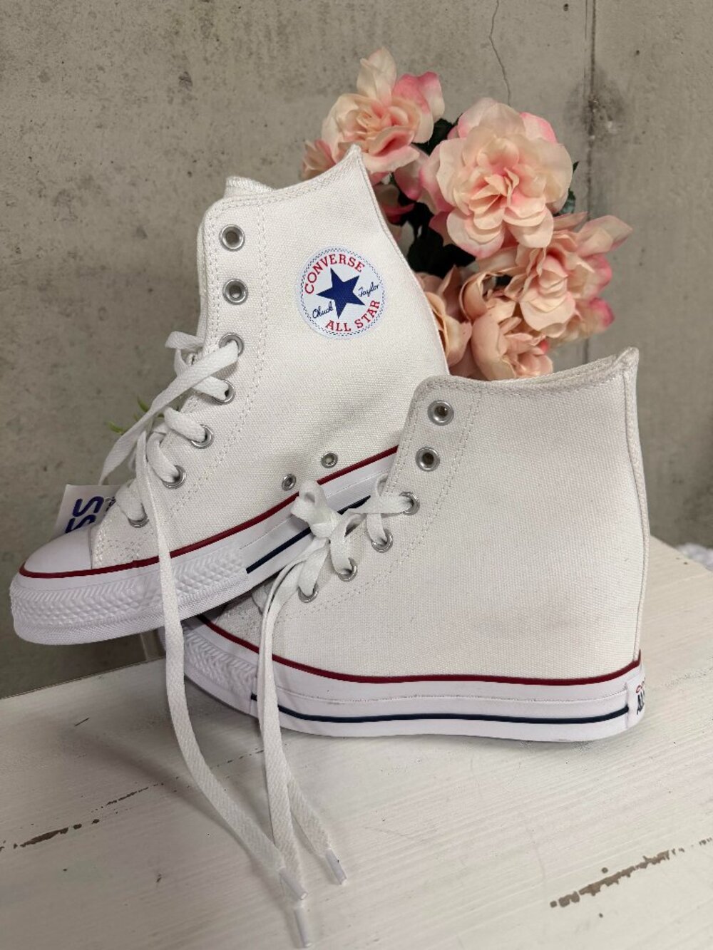 NWT Converse Chuck Taylor All Star Wedge, White Platform High Tops - Size 7.5